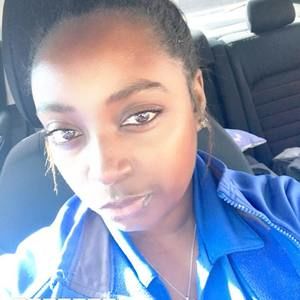 Meet your Posher, Tia